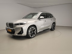 BMW iX1 - eDrive20 M Sportpakket | Premium Pack | Achteruitrijcamera | Alu 18"