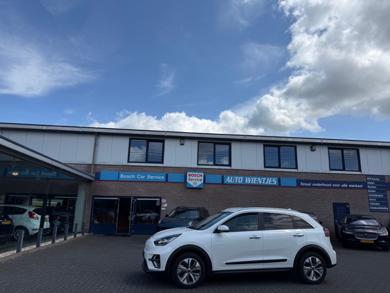 Kia e-Niro - ExecutiveLine 64kWh | Leer | Navi - AutoWereld.nl