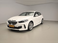 BMW 1-serie - 5-deurs 118i Business Edition Plus | M Sportpakket | M Sport Steering | PDC v+a | 17" Styl
