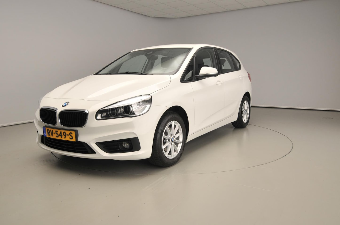 BMW 2-serie Active Tourer - 216i Executive | Elek. kofferklep | Navigatie | Alu velgen 16" - AutoWereld.nl