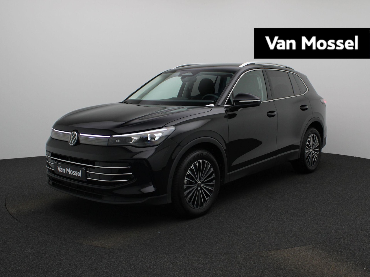 Volkswagen Tiguan - 1.5 eTSI Elegance 150 PK | Automaat | Trekhaak (Trailer Assist) | All Season Banden | Ergo - AutoWereld.nl
