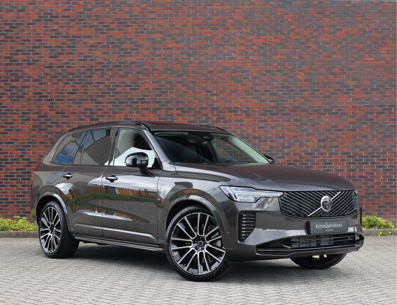 Volvo XC90 - T8 Plug-in hybrid AWD Ultra Dark | Platinum Grey - Facelift - Direct leverbaar - Vol! - AutoWereld.nl