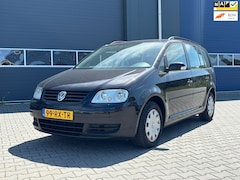 Volkswagen Touran - 1.6-16V FSI Business | Airco + Cruise control |