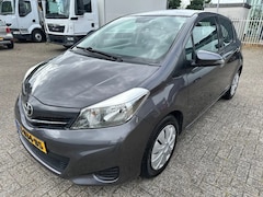 Toyota Yaris - 1.4 D + NAVI + AIRCO + REAR CAMERA + APK / TUV + MARGE