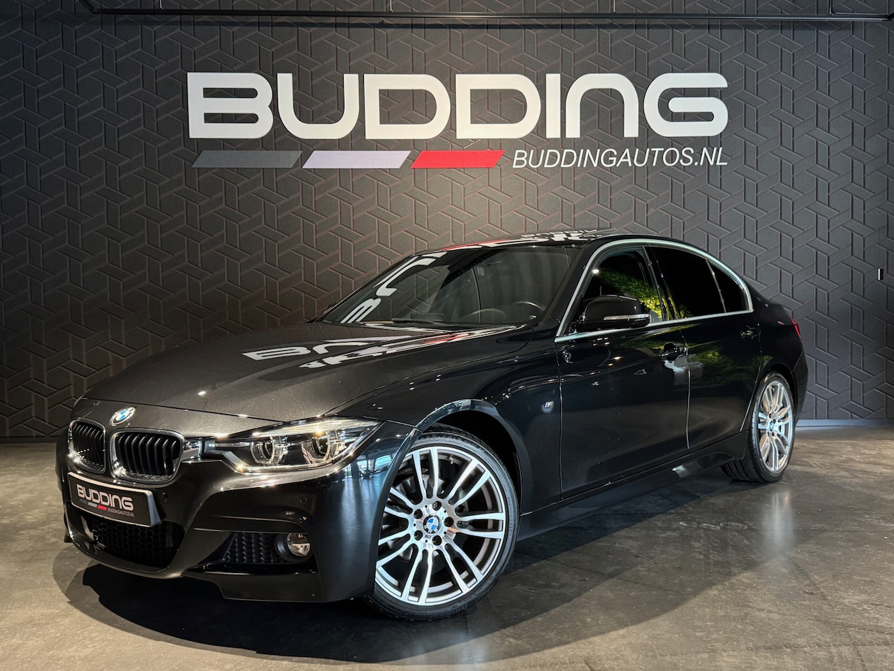BMW 3-serie - 320i Centennial High Exe | M-sport | Schuifdak - AutoWereld.nl