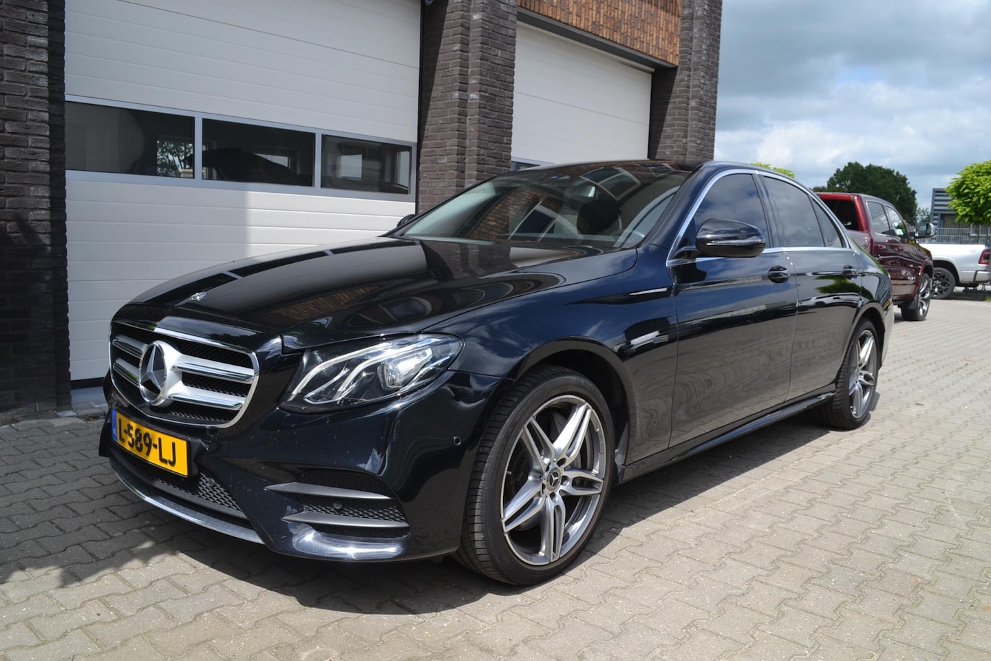 Mercedes-Benz E-klasse - 350 e AMG line plug in Hybrid - AutoWereld.nl