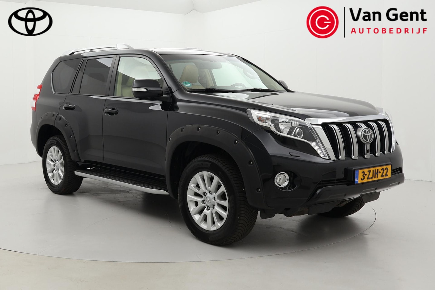 Toyota Land Cruiser - 7 pers. 3.0 D-4D Executive | Panoramadak | Trekhaak | Leder | Spatbordverbreders | Rear Se - AutoWereld.nl