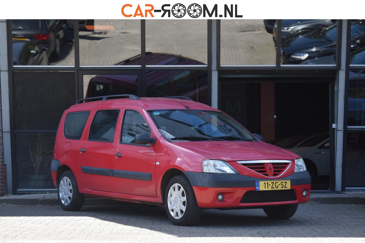 Dacia Logan MCV - 1.6-16V Lauréate 7p. Airco Trekhaak Elekt Ramen 7pers - AutoWereld.nl