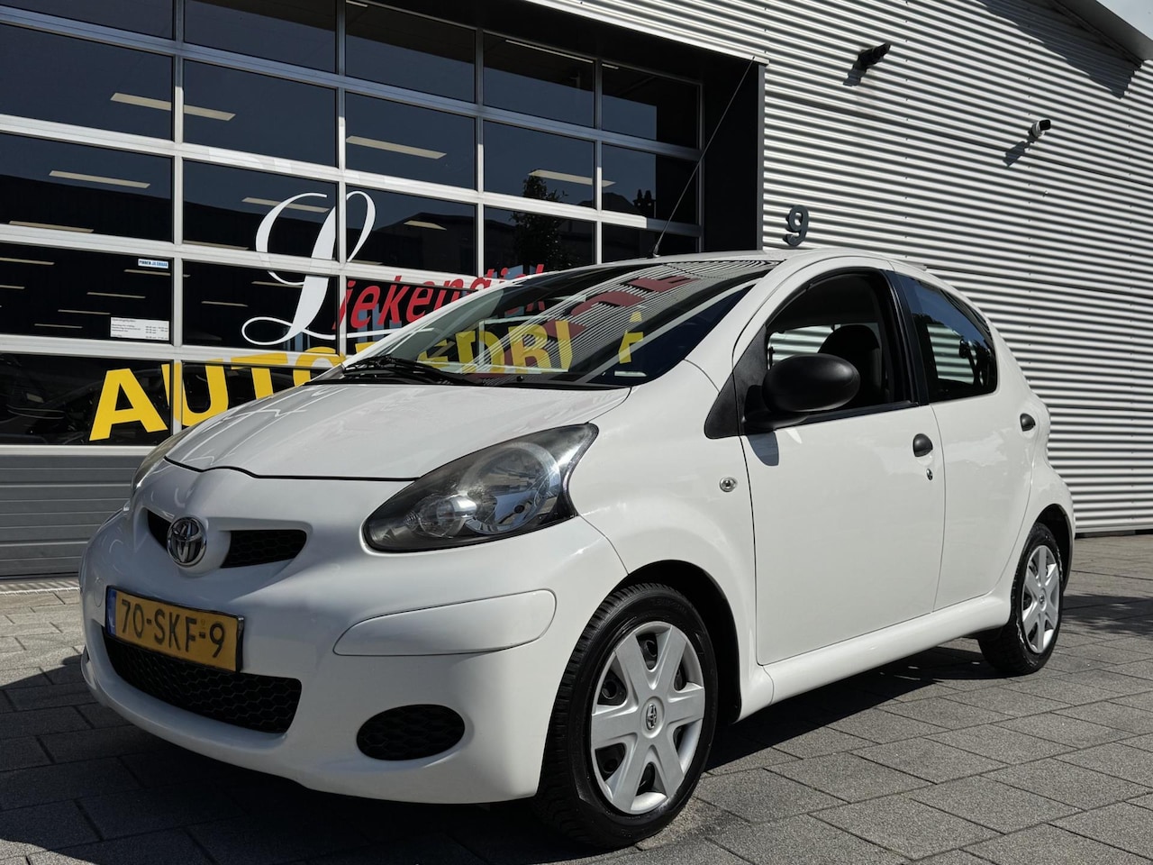 Toyota Aygo - 1.0-12V Now 5Drs - Apple CarPlay / Navigatie I Airco I Comfort pakket I Nwe APK 10-2025 - AutoWereld.nl