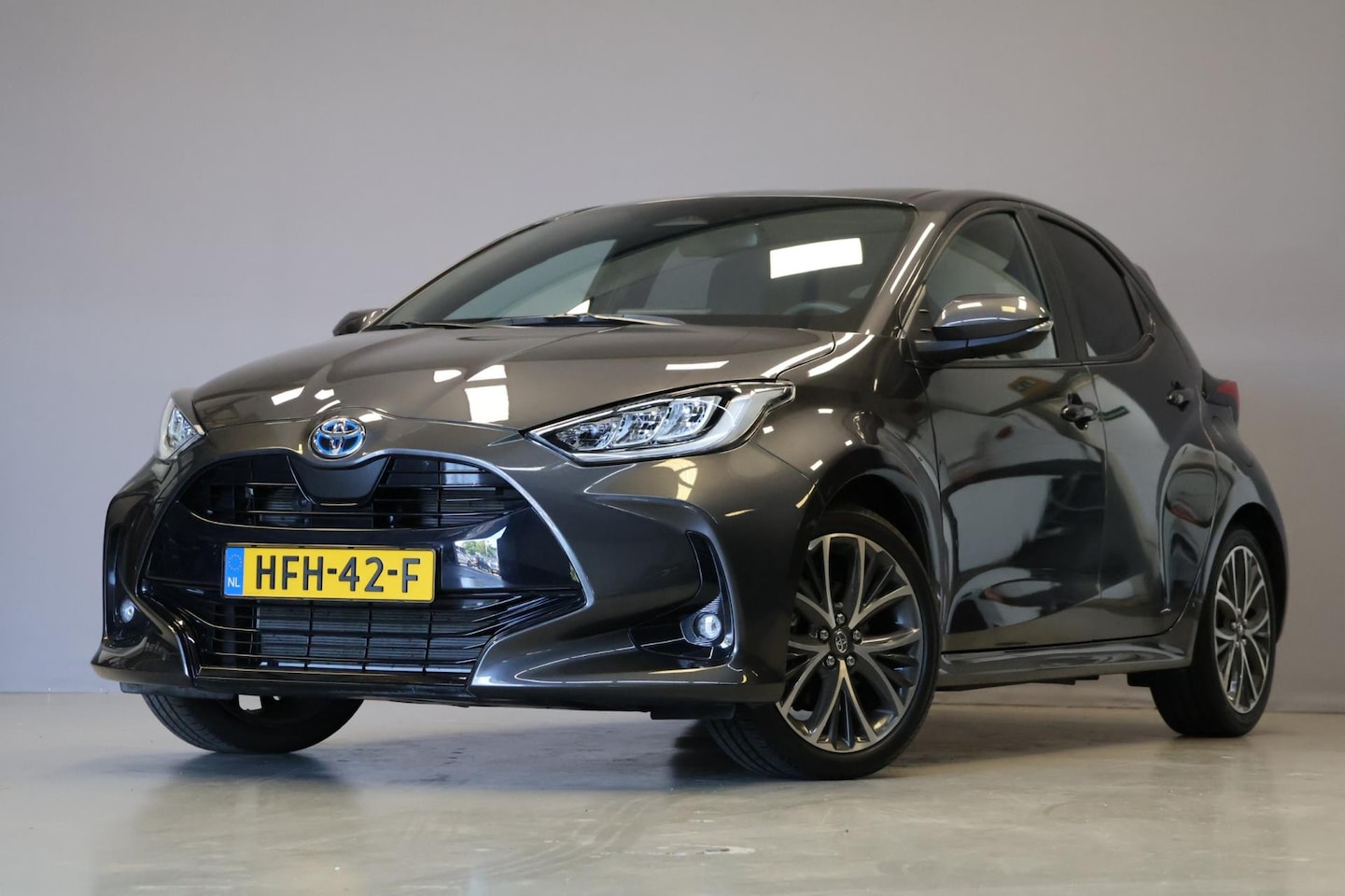 Toyota Yaris - 1.5 Hybrid 130 GR Sport |Adaptive|Carplay|CAM - AutoWereld.nl