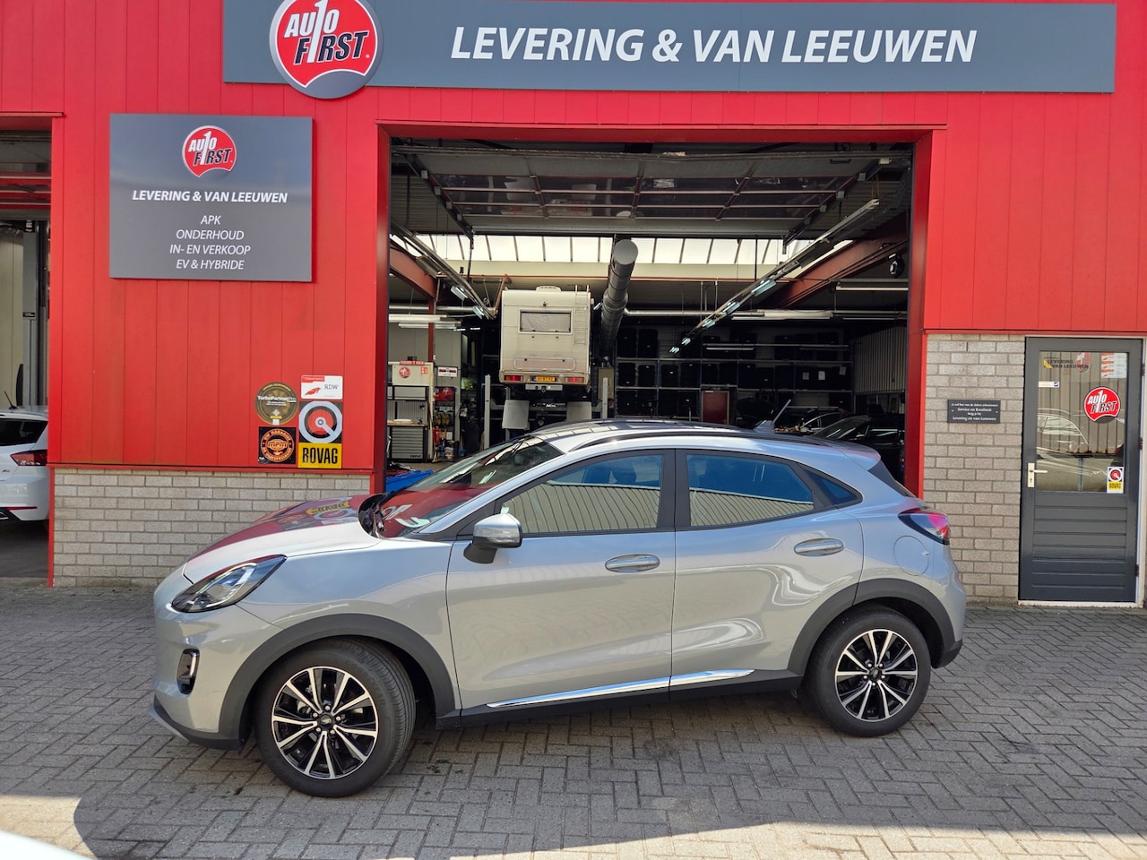 Ford Puma - 1.0 EcoBoost Hybrid Titanium Automaat/ Navigatie/ Parkeersensoren achter/ Cruise control/ - AutoWereld.nl