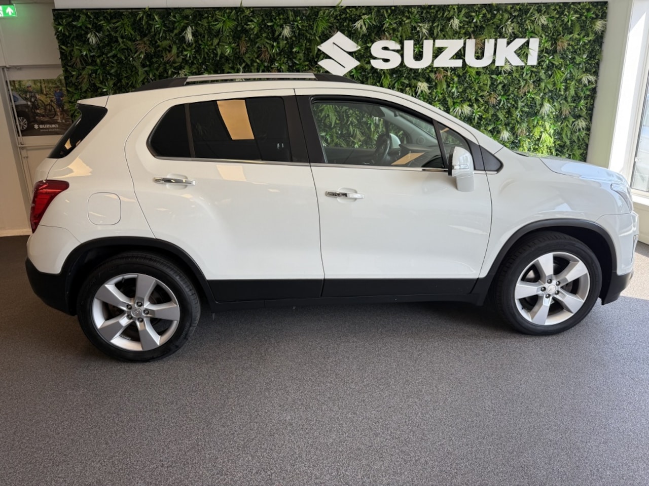 Chevrolet Trax - Airco Trekhaak LMV CC Handsfre 1.4T LT All Wheel Drive Half leer Achteruitrijcamera - AutoWereld.nl