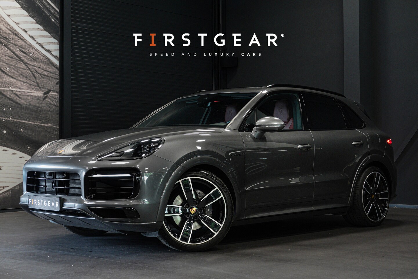 Porsche Cayenne - 3.0 E-Hybrid *Sport-Chrono / PASM / Panorama / BOSE / Soft-Close / Surround-view* - AutoWereld.nl