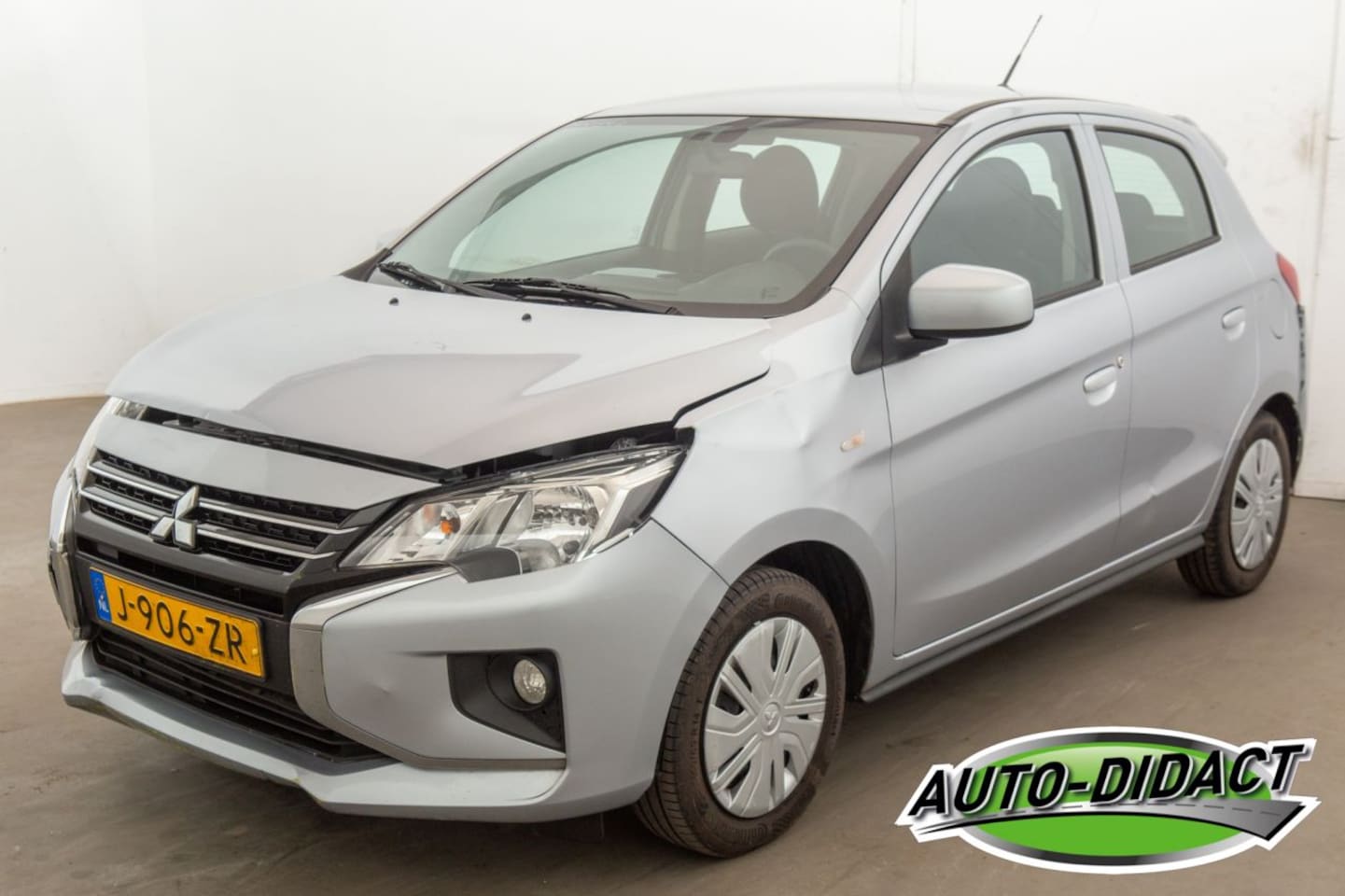 Mitsubishi Space Star - 1.0 Cool+ 98.327 km - AutoWereld.nl
