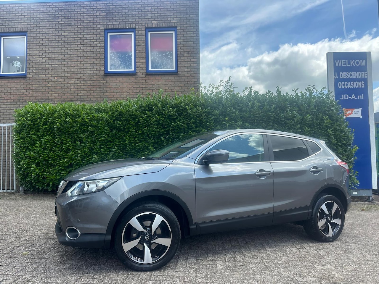 Nissan Qashqai - 1.2 N-Connecta Climate C, Cruise C, Rondomzicht Camera!!!! - AutoWereld.nl