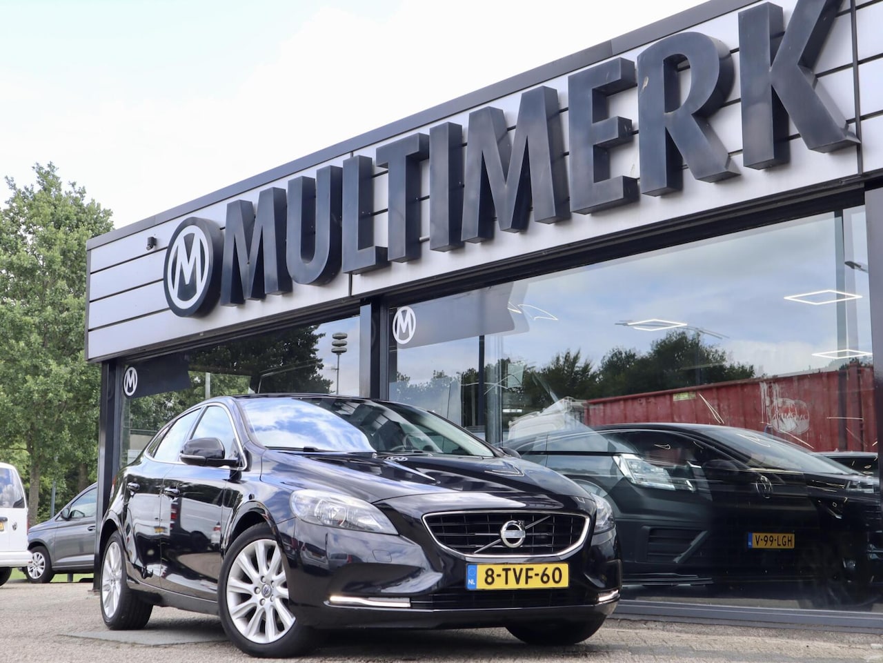 Volvo V40 - 1.6 T3 Momentum 1.6 T3 Momentum, NL'se Volvo dealer onderhouden - AutoWereld.nl