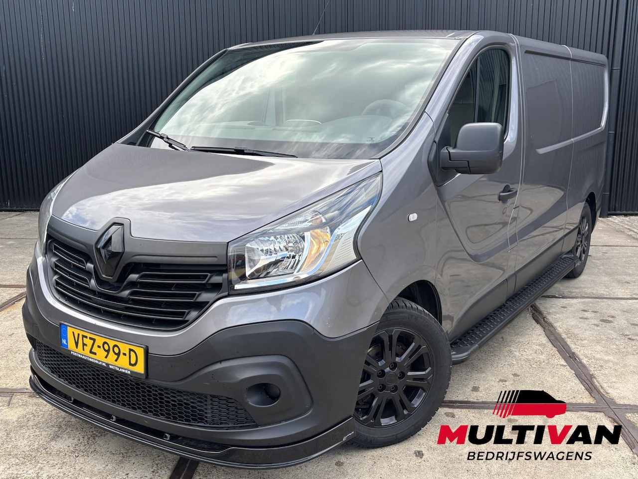 Renault Trafic - 1.6 dCi 120pk T29 L2H1 | Leder | MARGE | Sidesteps | Imperiaal | Formula Sport | - AutoWereld.nl