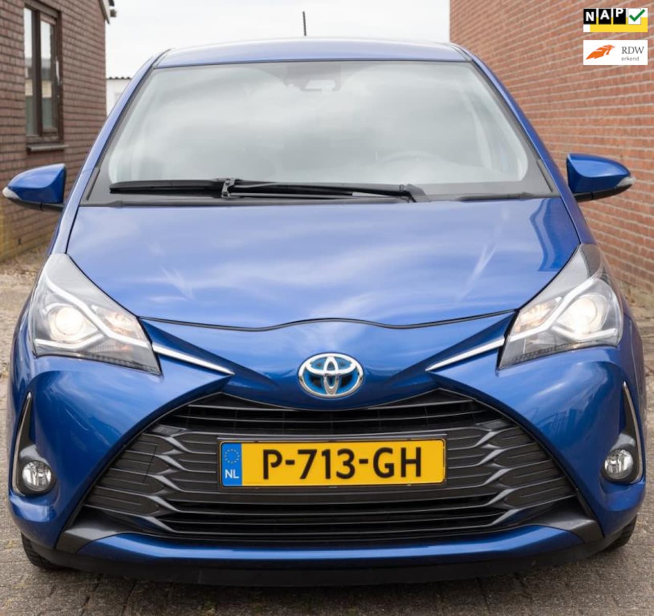 Toyota Yaris - 1.5 Hybrid Dynamic - APK bij afleveren - AutoWereld.nl