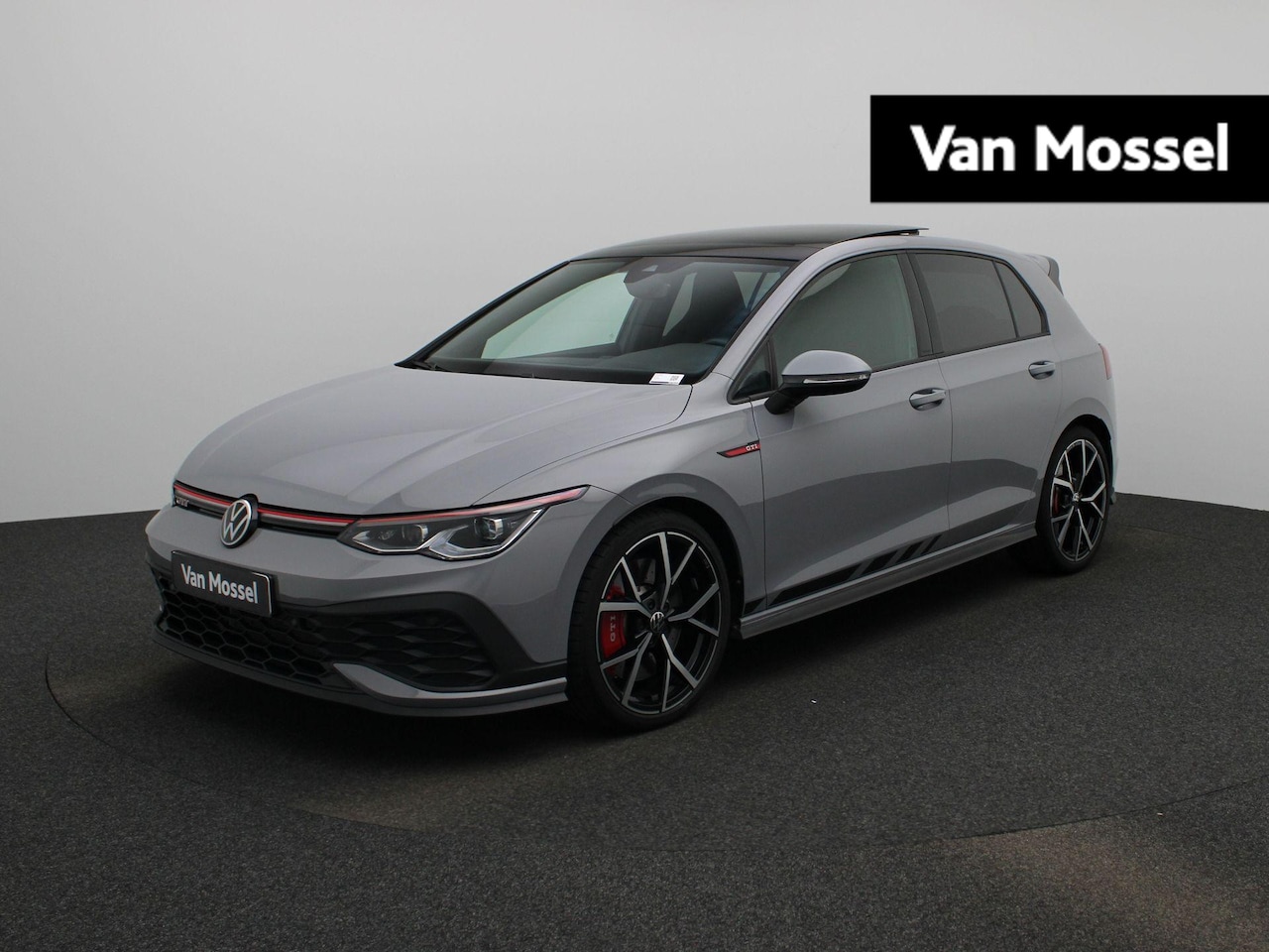 Volkswagen Golf - 2.0 TSI GTI Clubsport | 300 PK | Automaat | Moonstone Grey | Stoelverwarming | Diefstalala - AutoWereld.nl