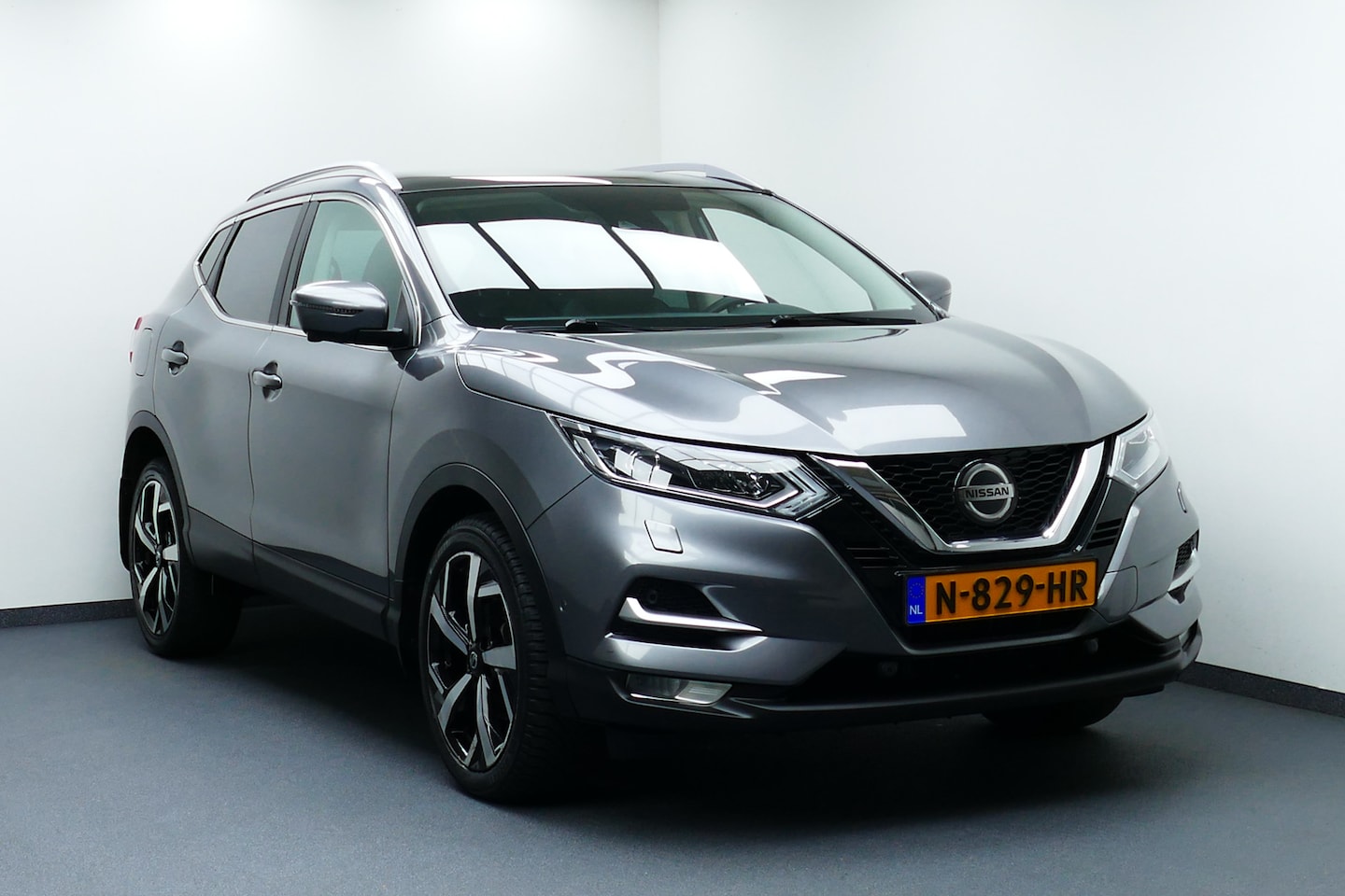 Nissan Qashqai - 1.3 DIG-T Tekna. Adaptief Cruise, Panodak, 360 Camera, 19"LMV, Led Koplampen - AutoWereld.nl