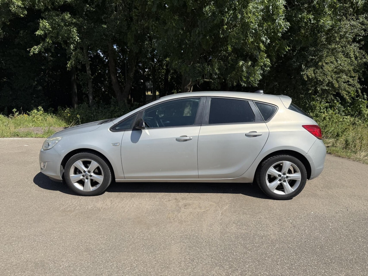 Opel Astra - 1.6 5 DRS 2010 APPLE CARPLAY CAMERA CRUISE AIRCO - AutoWereld.nl