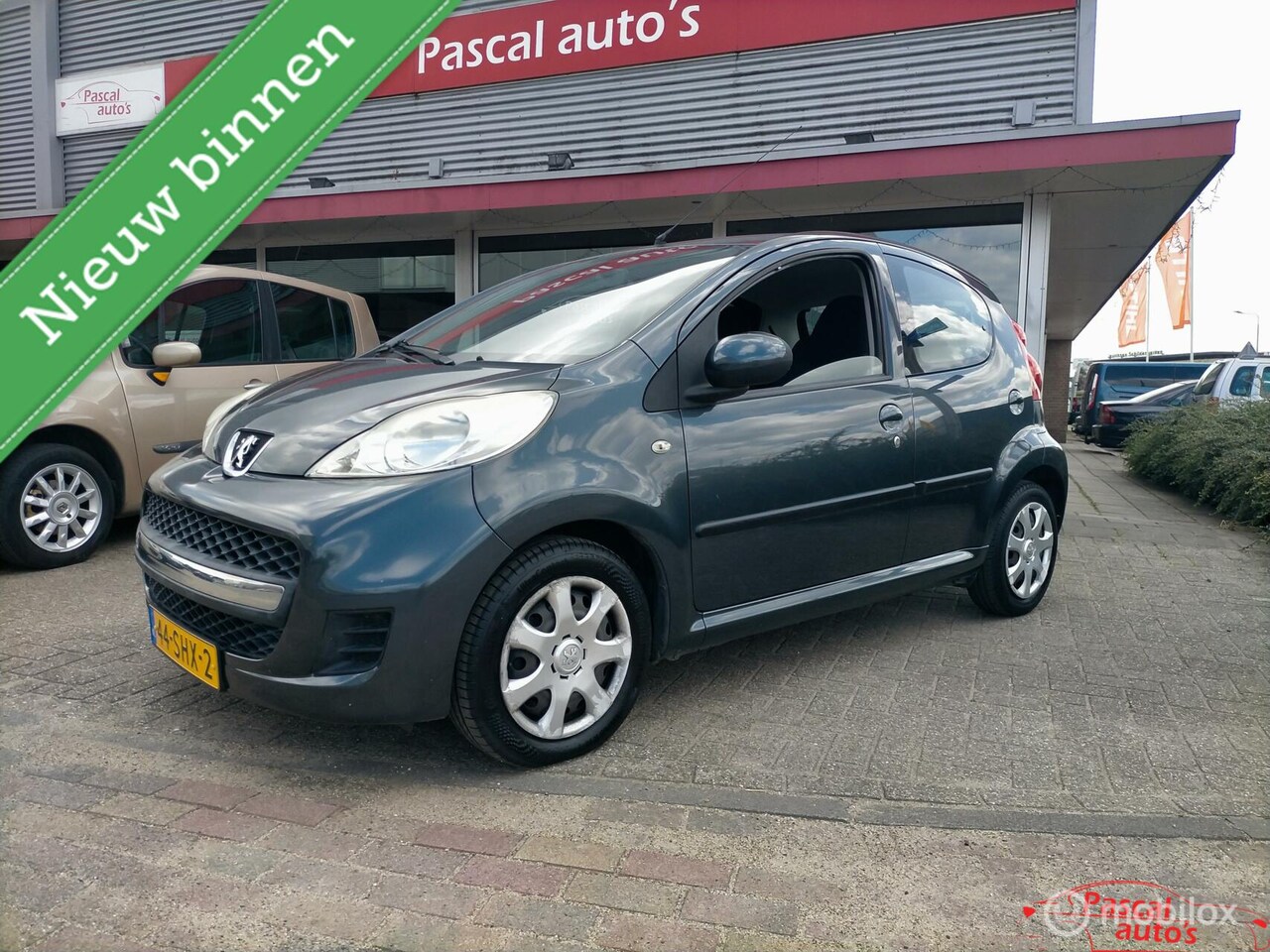 Peugeot 107 - 1.0-12V nap apk airco - AutoWereld.nl