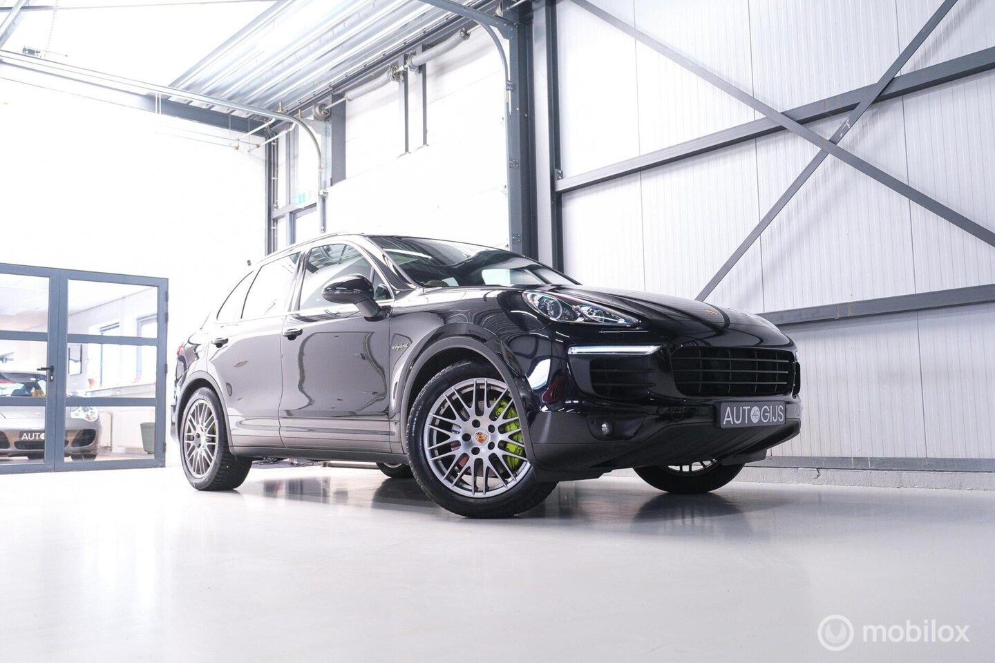 Porsche Cayenne - 3.0 S E-Hybrid 416 pk | Sportchrono | Panorama | A-Z onderhouden | Zonneschermen | 20 inch - AutoWereld.nl