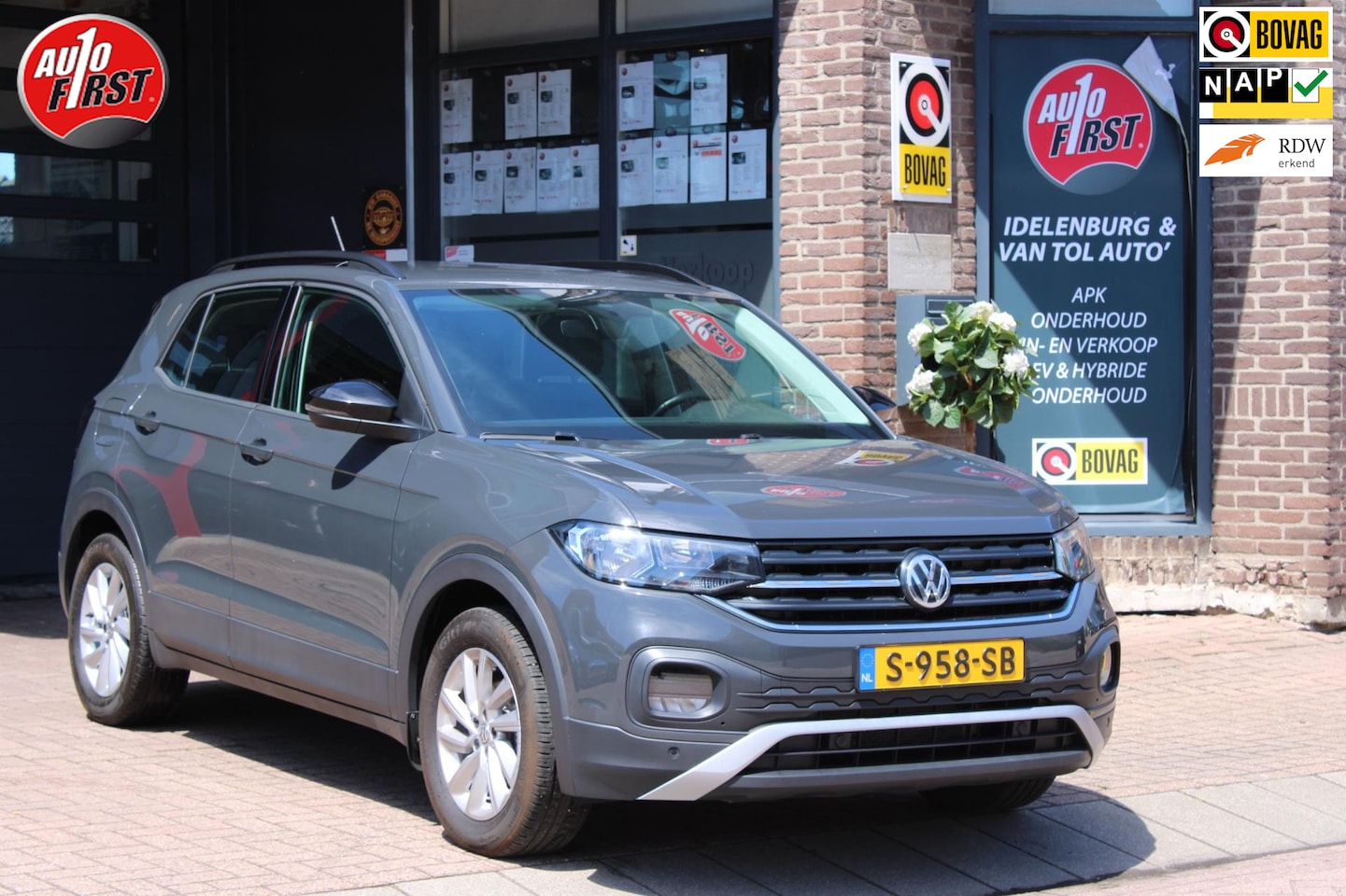 Volkswagen T-Cross - 1.0 TSI Life // Adaptive Cruise // PDC // Stoelverwarming // - AutoWereld.nl