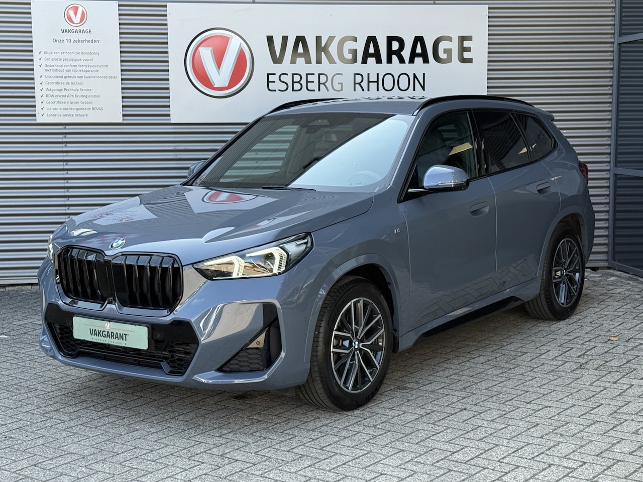 BMW X1 - sDrive20i High Executive M-SPORT AUTOMAAT,NAVI/360CAM,SHADOWLINE,TREKHAAK - AutoWereld.nl