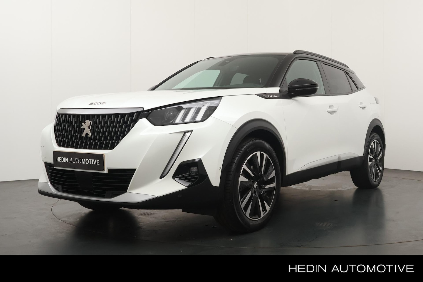 Peugeot 2008 - 1.2 130pk GT-Line Automaat | Trekhaak | Navigatie | Adaptieve Cruise Control | Parkeer Cam - AutoWereld.nl