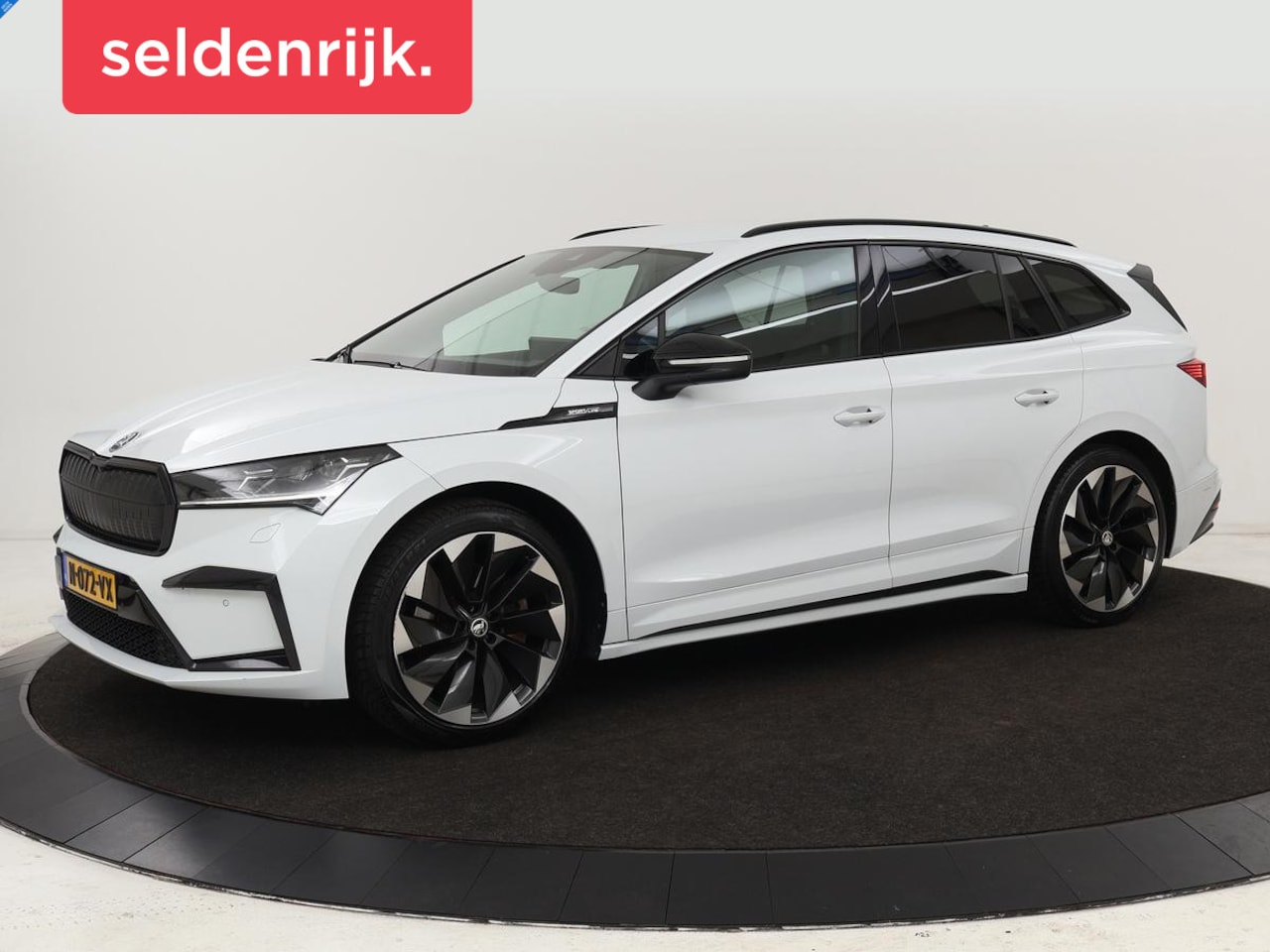Skoda Enyaq iV - 80 Sportline | Stoelverwarming | Adaptive cruise | Trekhaak | Camera | Matrix LED | Carpla - AutoWereld.nl
