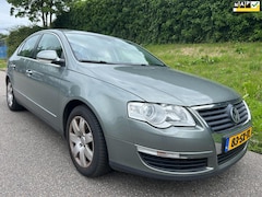 Volkswagen Passat - 2.0 FSI Sportline - koude airco - cruise control - 6 versnellingen