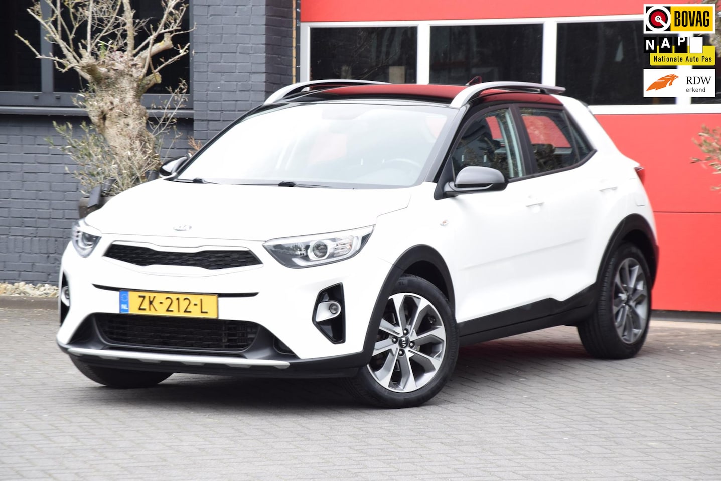 Kia Stonic - 1.0 T-GDi DynamicLine 2019 Navigatie Airco Cruise control SUV - AutoWereld.nl