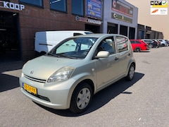 Daihatsu Sirion 2 - 1.3-16V Comfort AUTOMAAT CARPLAY Lage KM