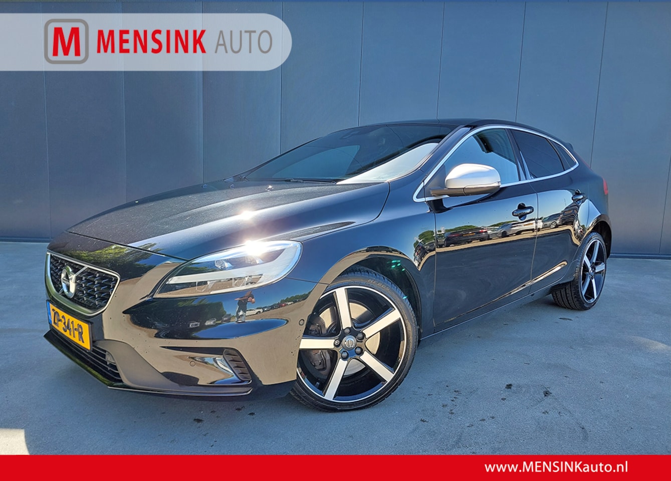 Volvo V40 - 1.5 T3 AUTOMAAT Polar+ Sport R DESIGN PANO DAK NAVI CRUISE ECC A TREKHAAK - AutoWereld.nl