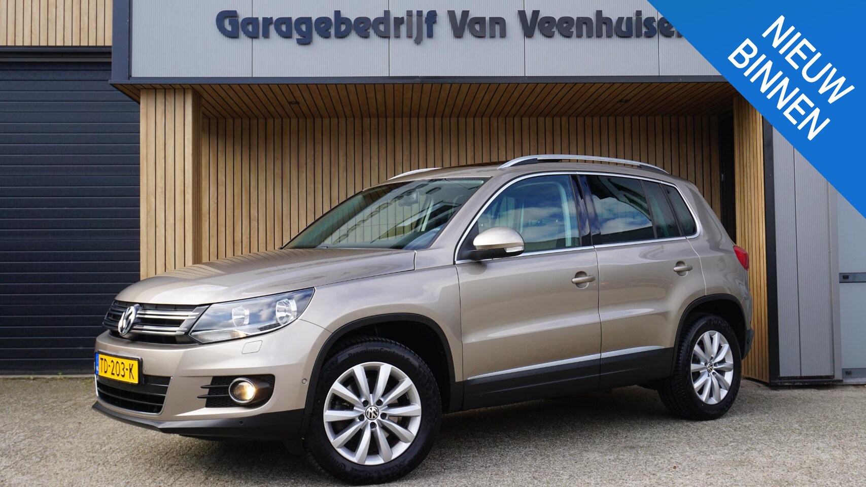 Volkswagen Tiguan - 1.4 TSI 161PK Sport&Style Pano.Dak Alcantara 17inch LM Cruise Control *Keurig Nette Tiguan - AutoWereld.nl