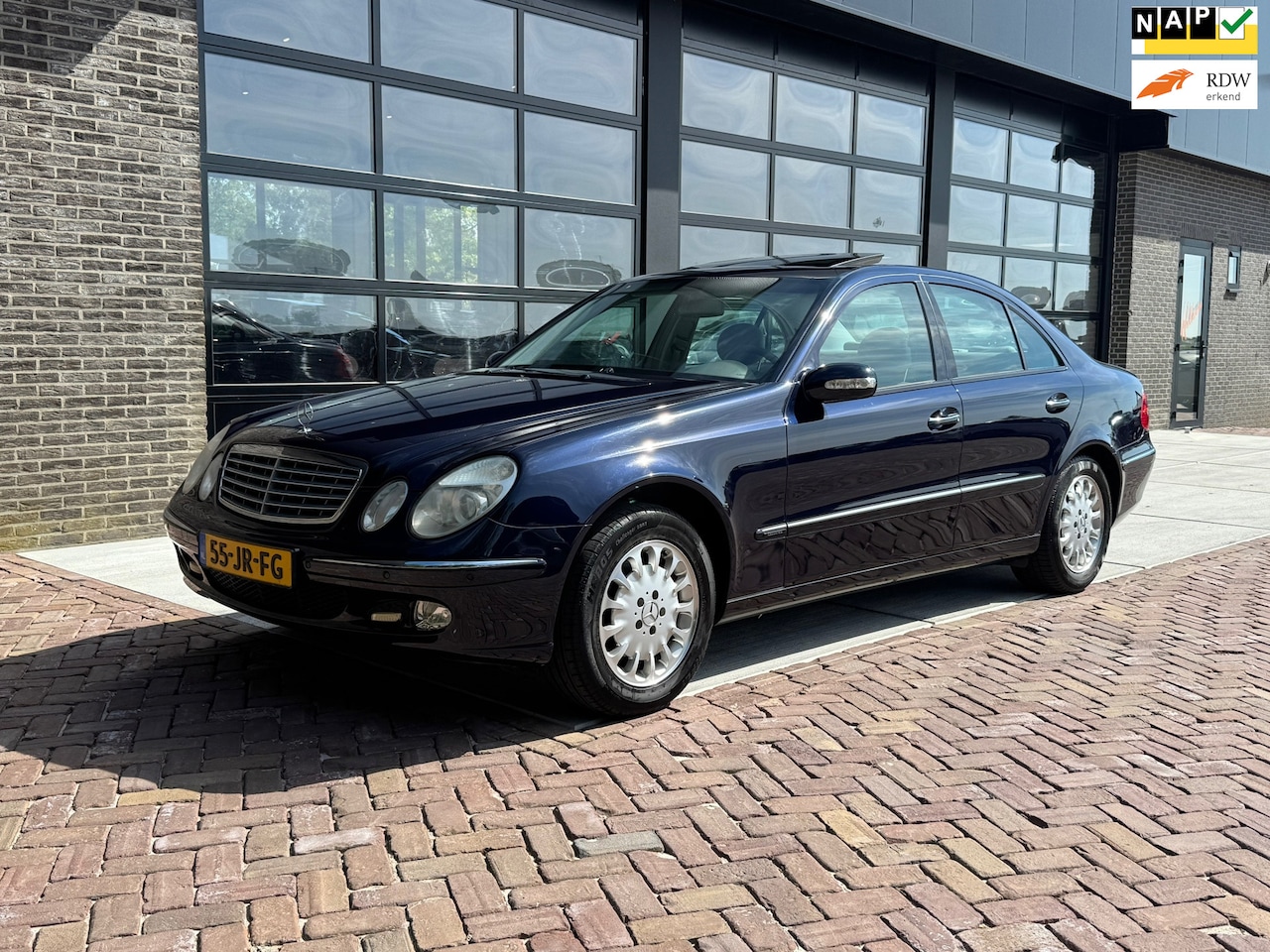Mercedes-Benz E-klasse - 240 Avantgarde | Autm | Dak | Leer | Clima | - AutoWereld.nl