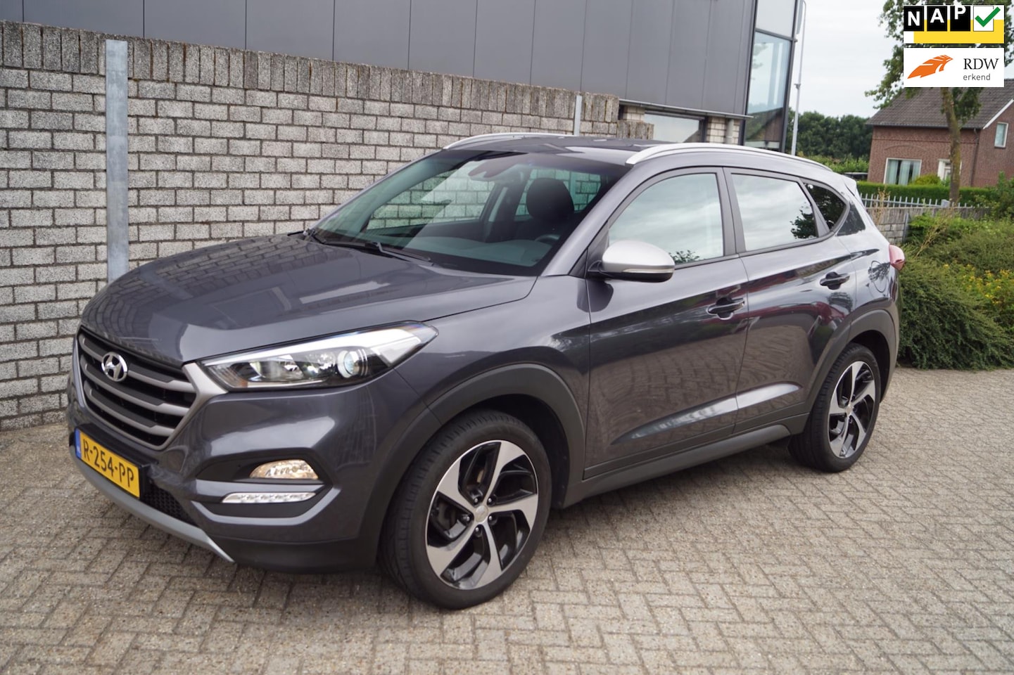 Hyundai Tucson - 1.6 T-GDi Comfort 4WD Autom Navi Camera Clima Apple Carplay Stoel/Stuur en A Bankverw Crui - AutoWereld.nl