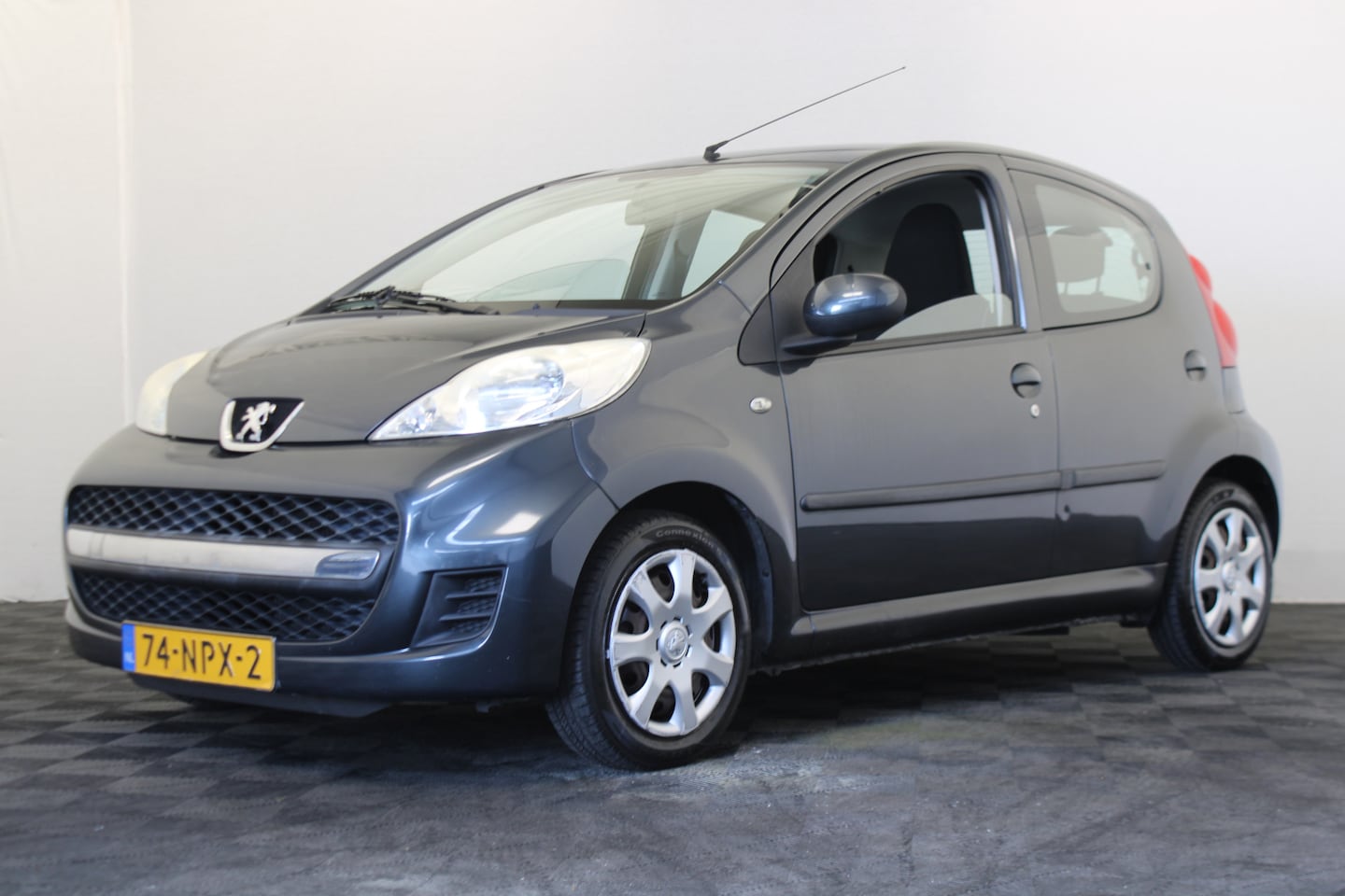 Peugeot 107 - 1.0-12V XR 1.0-12V XR - AutoWereld.nl