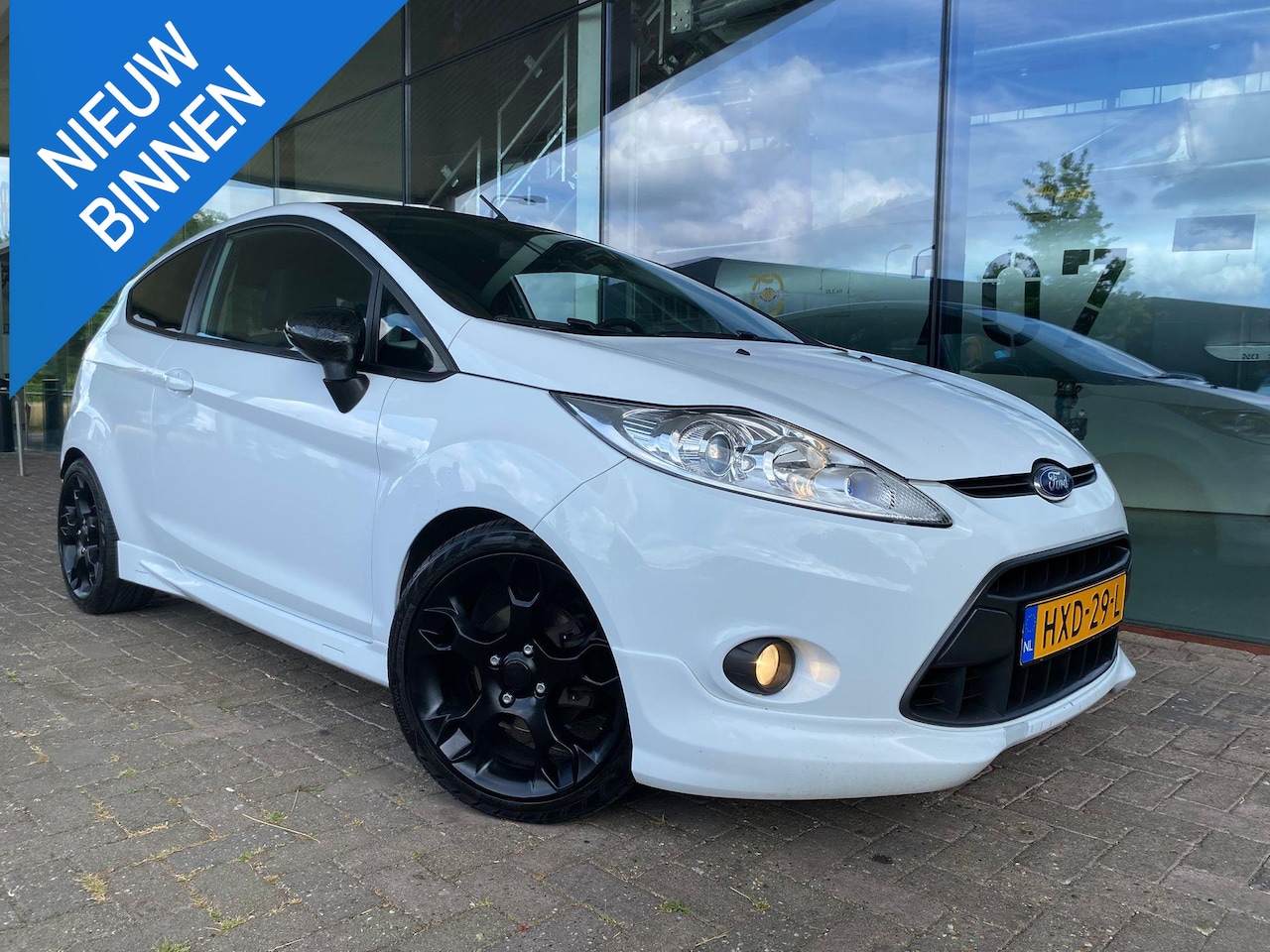 Ford Fiesta - 1.6 Sport-120 PK BLACK & WHITE ST LINE - AutoWereld.nl