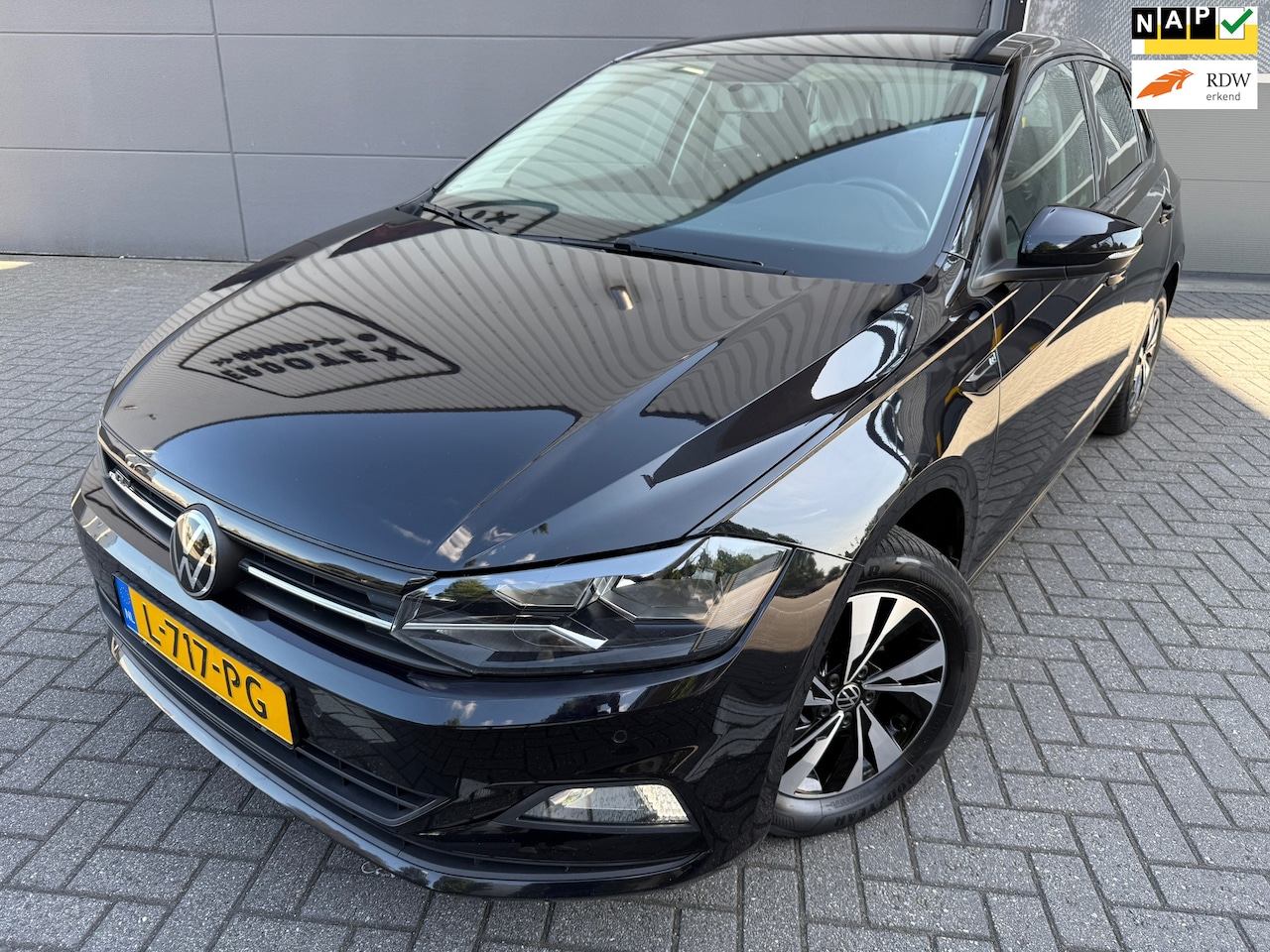Volkswagen Polo - 1.0 TSI R-LINE Business*CRUISE*APK*NAP*NAVI*CARPLY*PARK SENSOREN - AutoWereld.nl