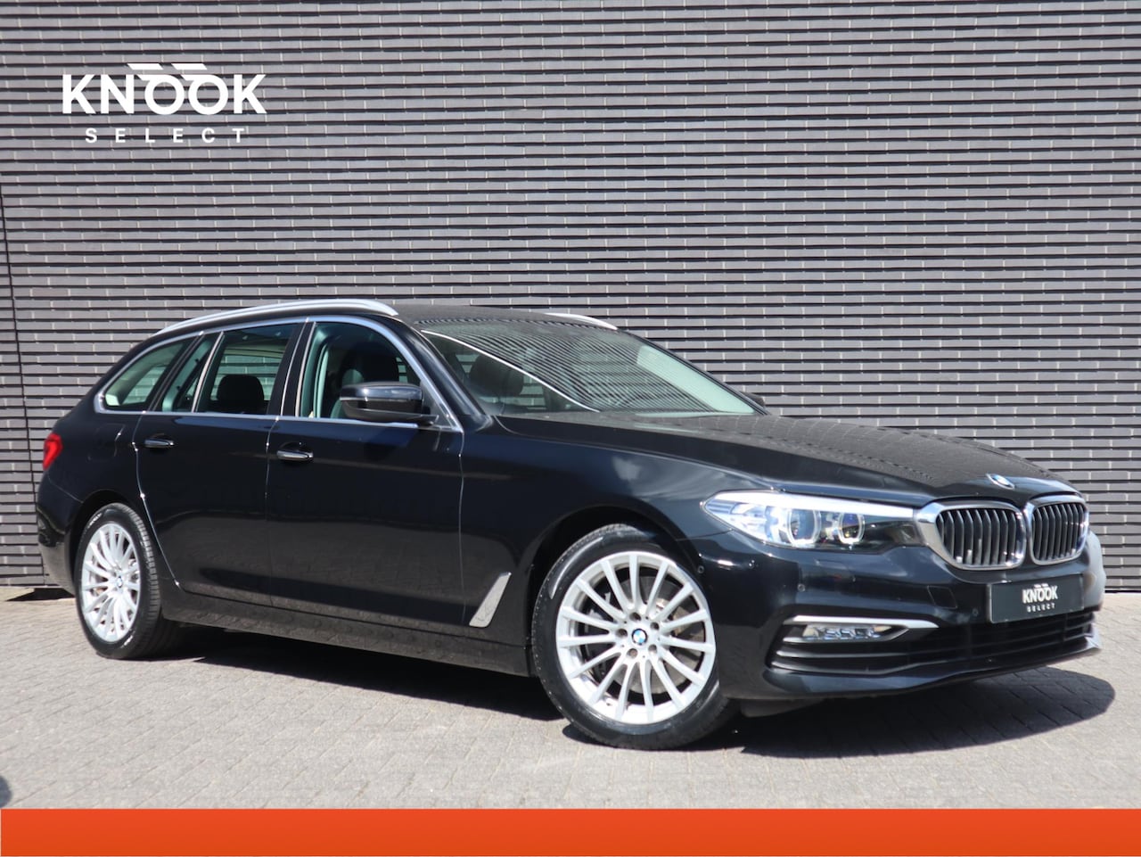 BMW 5-serie Touring - 540i xDrive High Executive | Harman/Kardon | Lederen Sportstoelen | - AutoWereld.nl