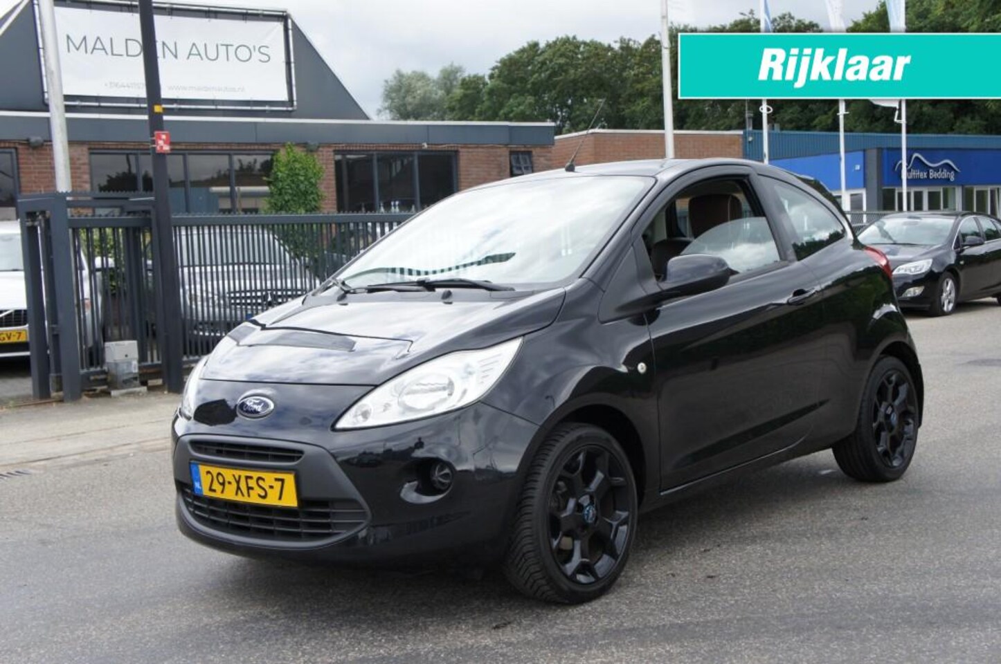 Ford Ka - 1.2 COOLenSOUND LEDER/AIRCO/16INCH ALLSEASON KEURIGE STAAT - AutoWereld.nl