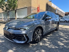 Volkswagen Golf - 1.5 eTSI Highline Business R line