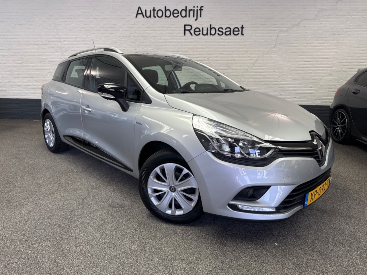 Renault Clio - 0.9 TCE Limited Clima Navi Cruise CarPlay Incl 12Mnd Garantie - AutoWereld.nl
