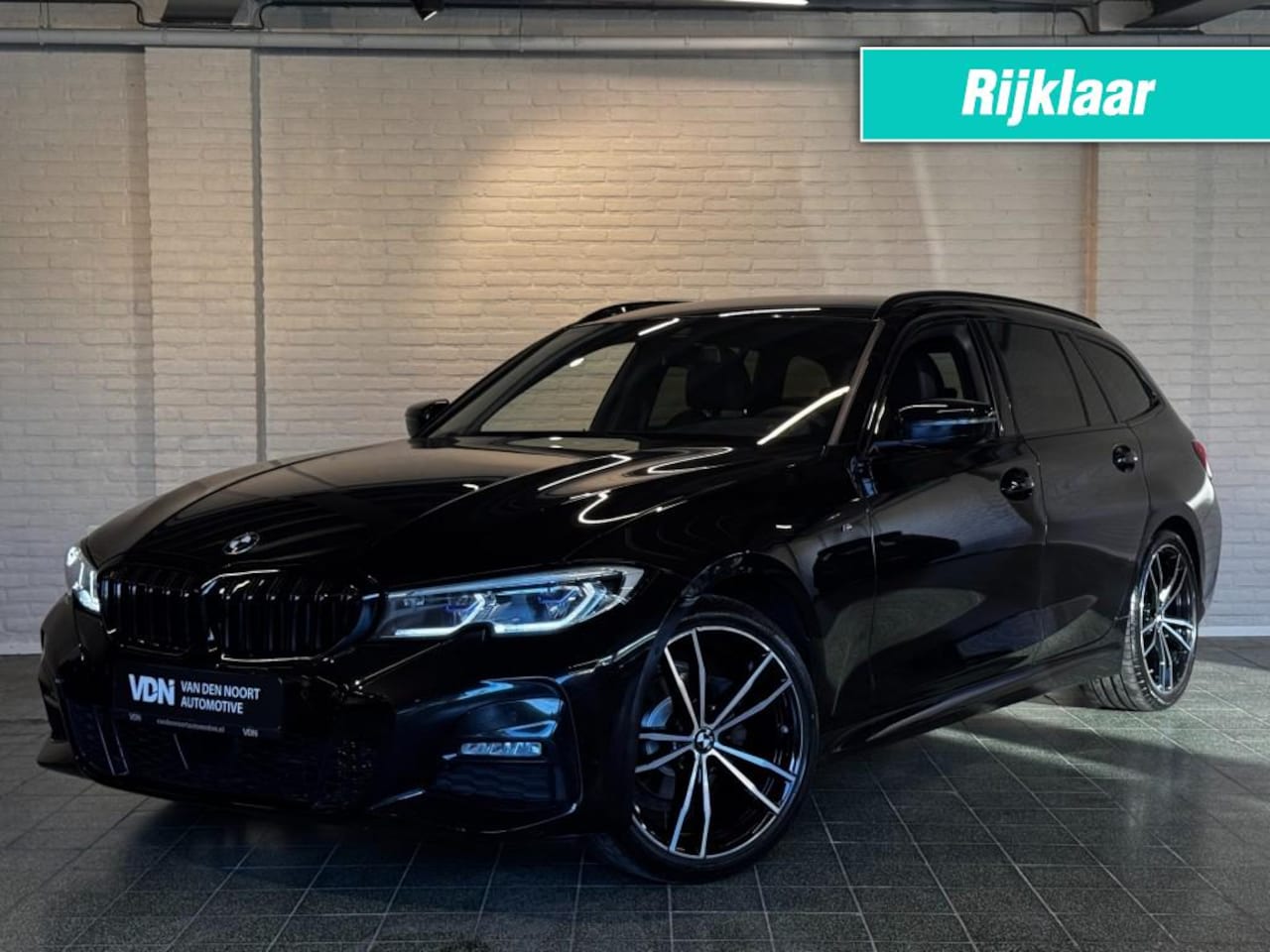 BMW 3-serie Touring - Touring 318i High Executive M-Sport Leder Head Up Elek Stoel 19 inch - AutoWereld.nl