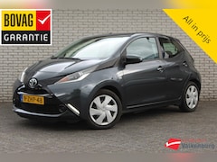 Toyota Aygo - 1.0 VVT-i 69pk 5D x-play | Camera | LED | Airco | Elektrische ramen