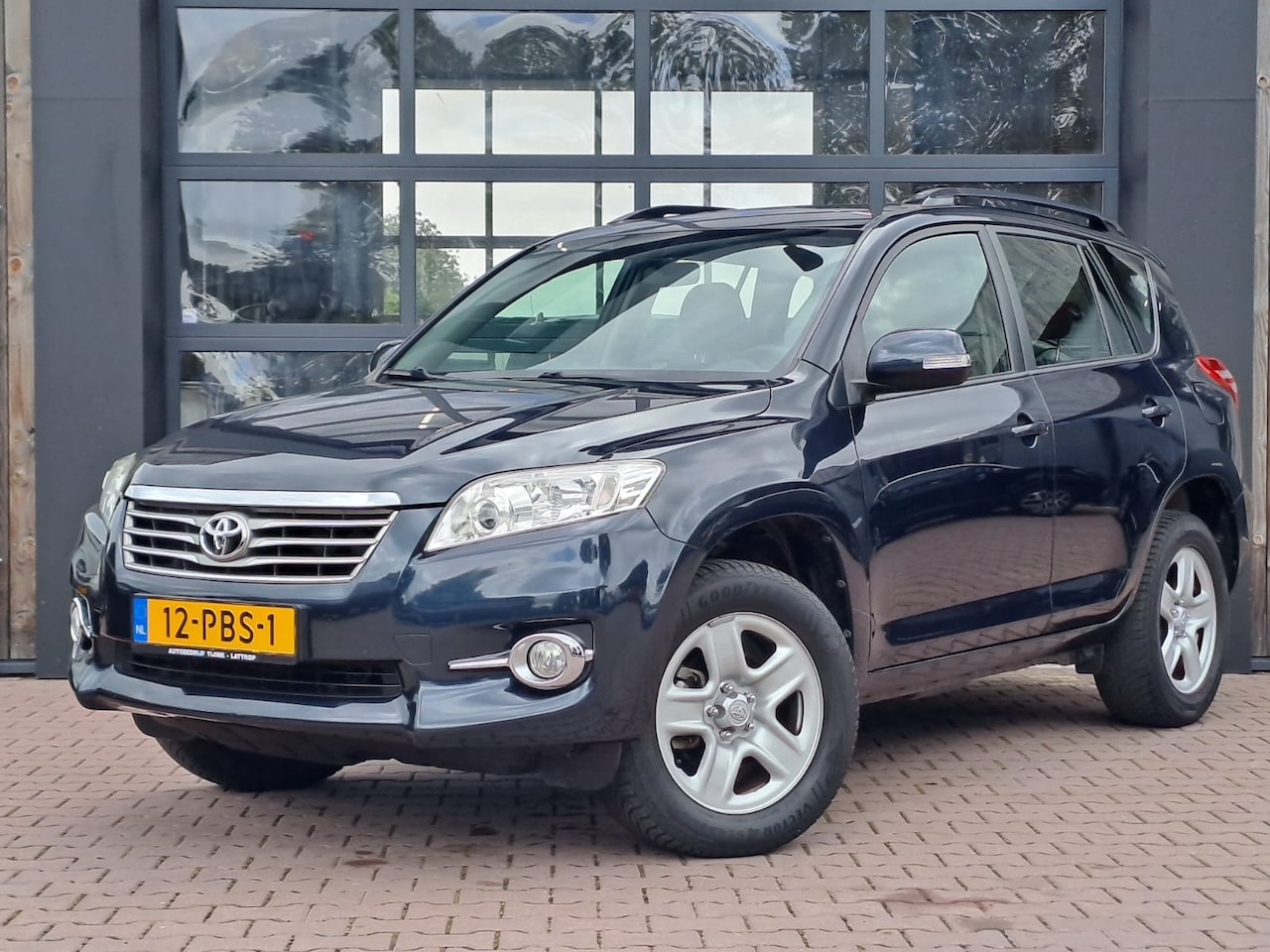Toyota RAV4 - 2.0 VVTi 158PK Comfort 2WD | Airco | Cruise | All-seasons | 1e eigenaar | - AutoWereld.nl