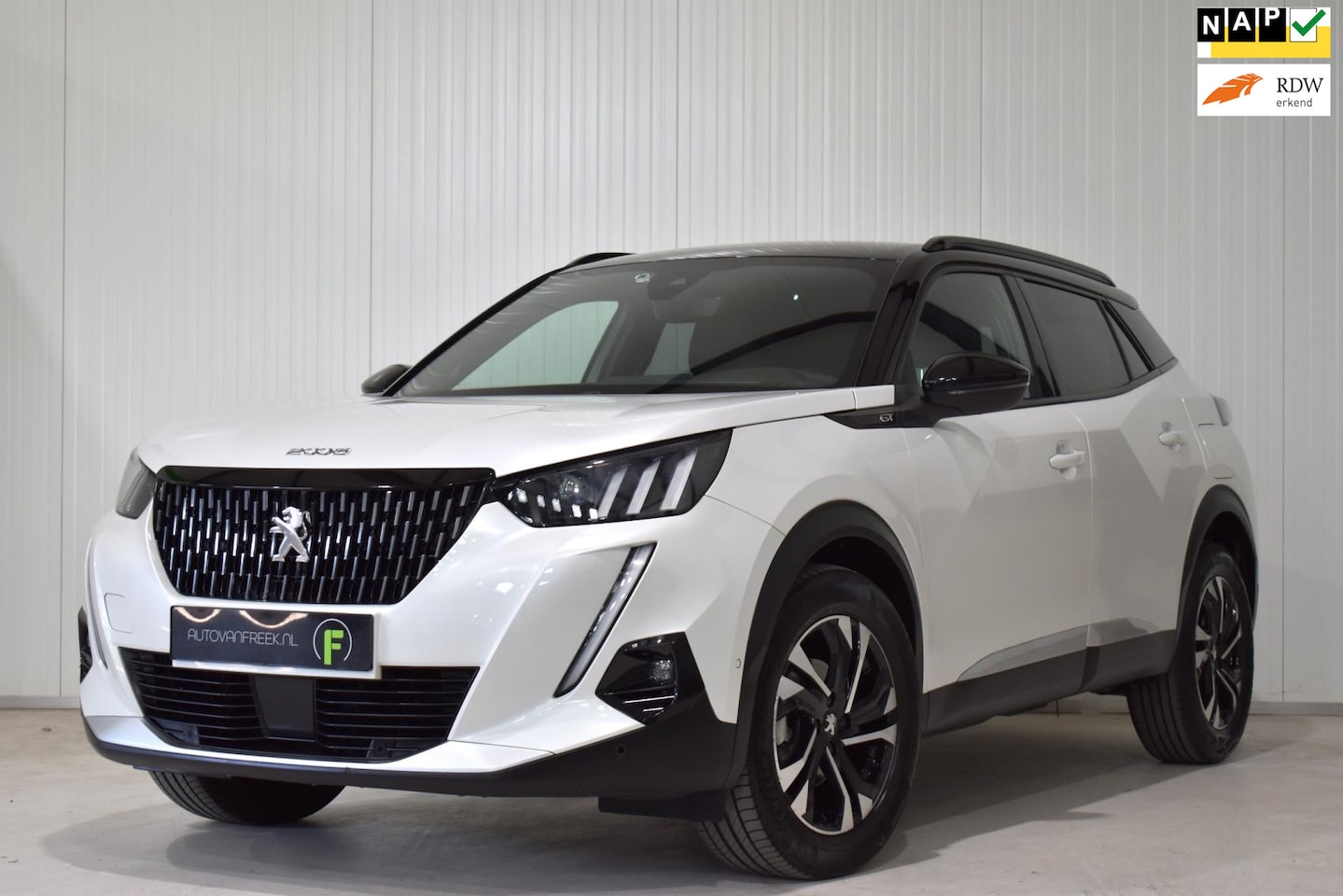Peugeot 2008 - 1.2 PureTech GT Pack | TREKHAAK | 1E EIG | DEALER | VIRTUAL | CAMERA | CLIMATE - AutoWereld.nl