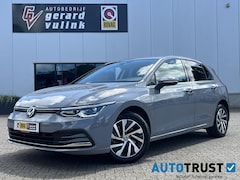 Volkswagen Golf - 1.4 eHybrid Style Plug-in Hybrid CARPLAY PDC NAV
